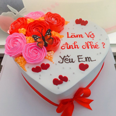 Bánh sinh nhật trang trí hoa hồng đỏ tươi đẹp lãng mạn tặng vợ bán chạy |  Bánh Kem Ngộ Nghĩnh