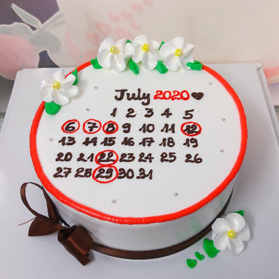 Bánh sinh nhật tạo hình quyển lịch tròn ghi chú tháng 10 độc đáo tặng chị   Bánh Kem Ngộ Nghĩnh