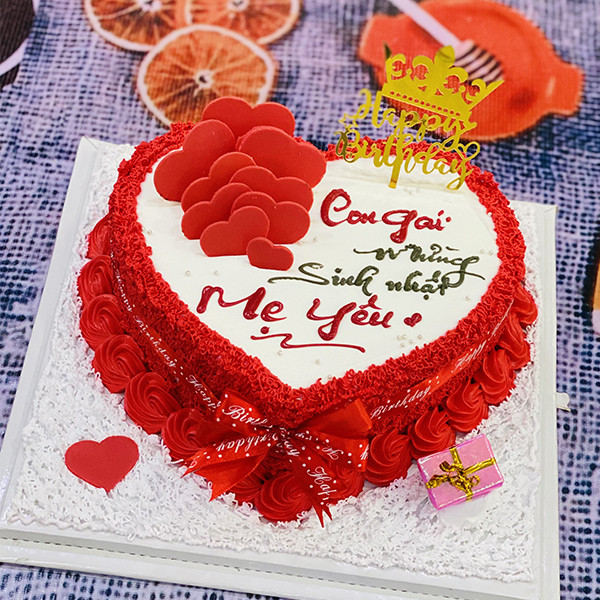 Top 17 mẫu bánh sinh nhật tặng mẹ đẹp dễ thương nhất | Laravan.vn