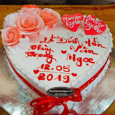 KN(19) Bánh kem đính hôn